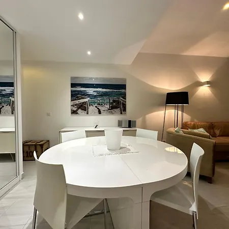 2 Bedroom Sea View Gallia Centre Parking Apartment Cannes