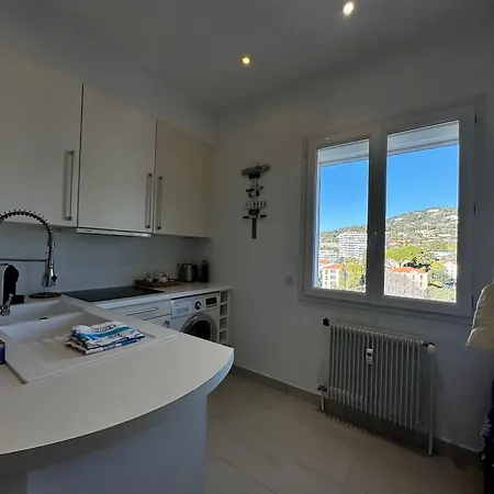 Apartment 2 Bedroom Sea View Gallia Centre Parking Cannes