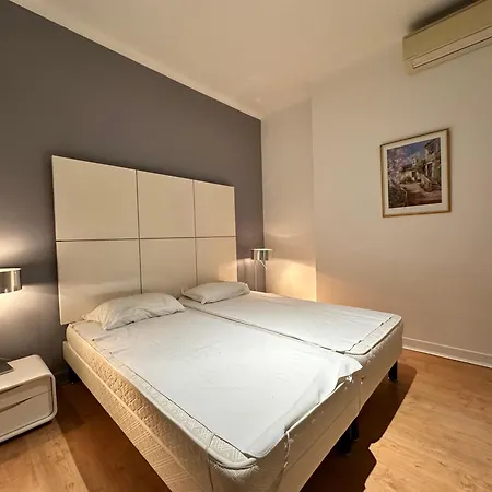 2 Bedroom Sea View Gallia Centre Parking
