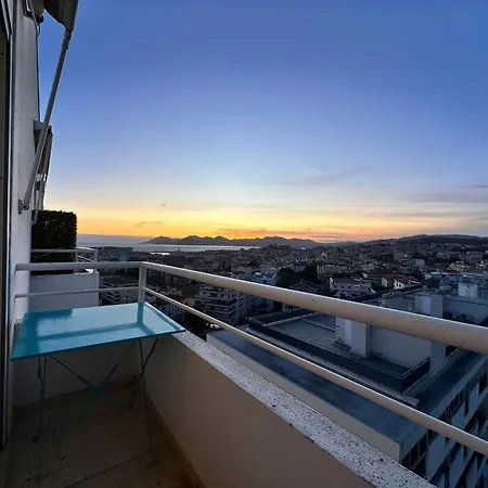 Apartment 2 Bedroom Sea View Gallia Centre Parking